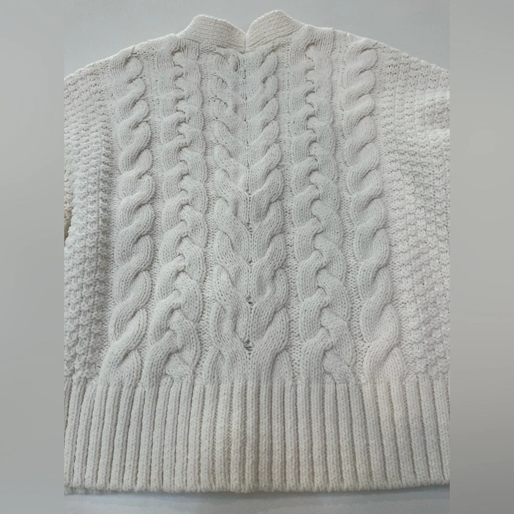 NWOT never worn abercrombie cropped cardigan sweater beige w pearl buttons XXS - Picture 9 of 9